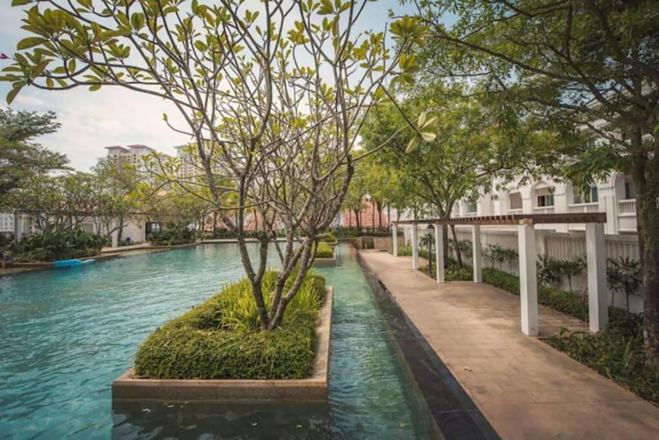 Tree Premier Suite Strait Quay Luxury Marina Suite Tanjung Tokong 外观 照片