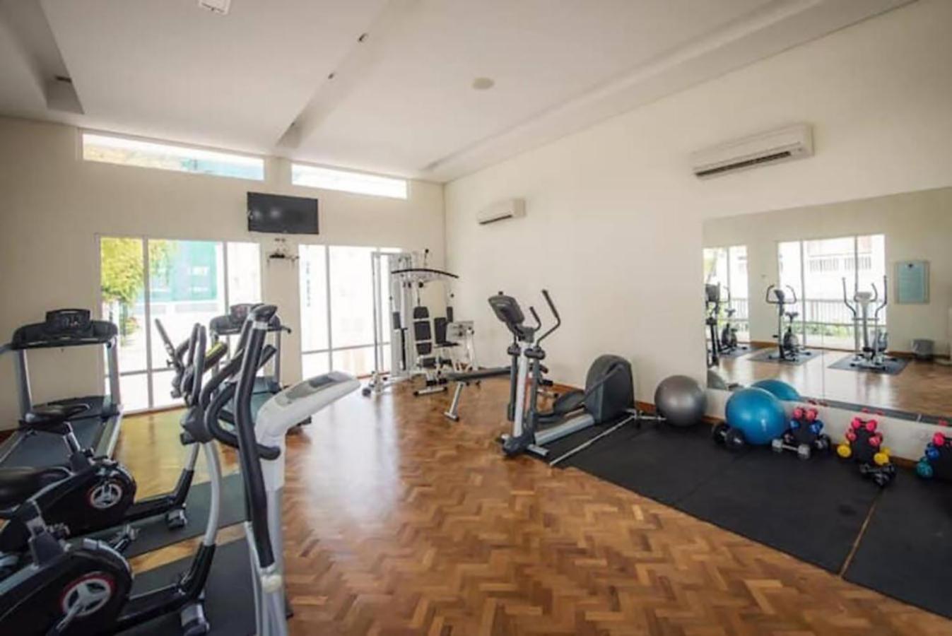 Tree Premier Suite Strait Quay Luxury Marina Suite Tanjung Tokong 外观 照片