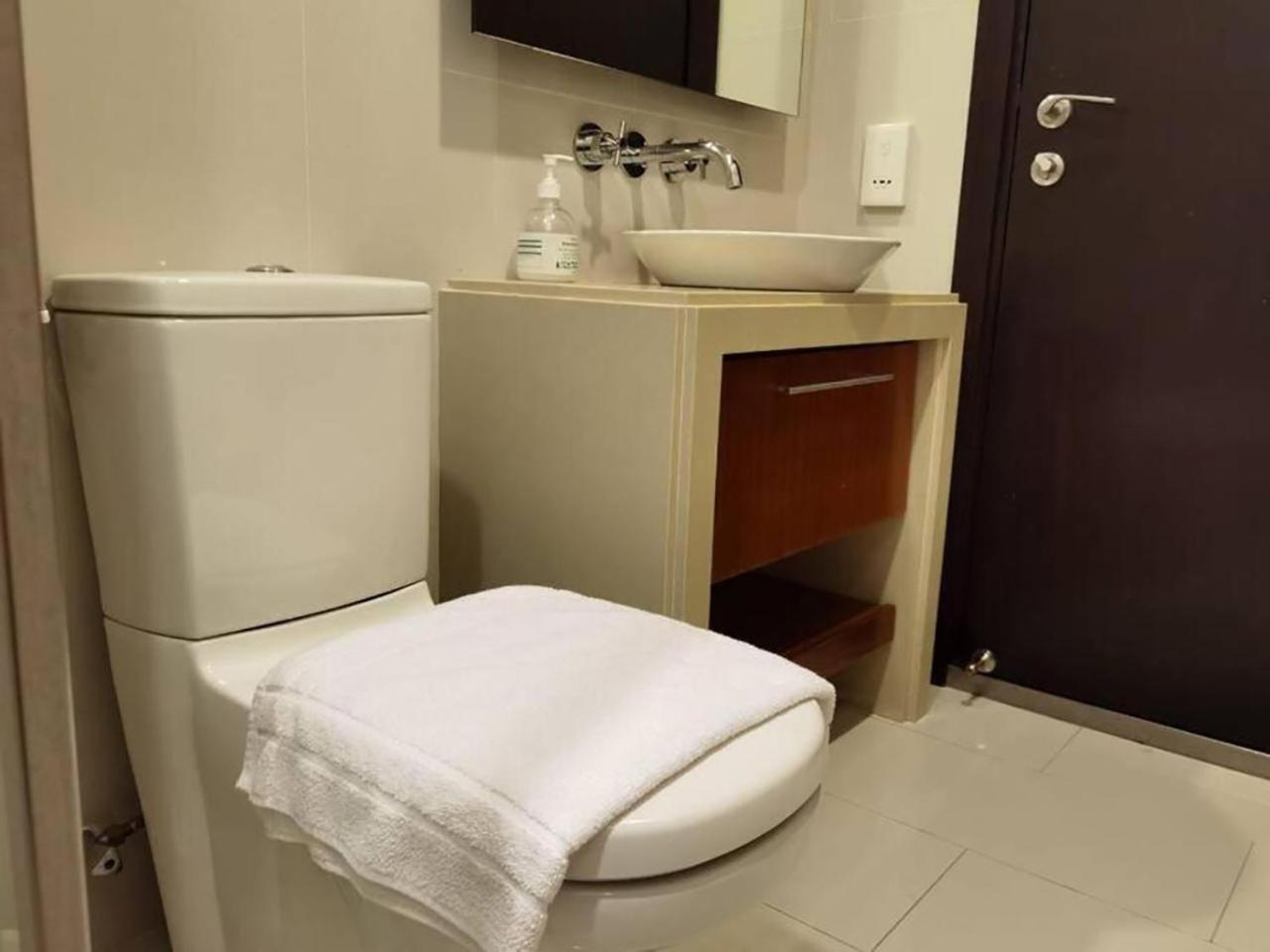 Tree Premier Suite Strait Quay Luxury Marina Suite Tanjung Tokong 外观 照片